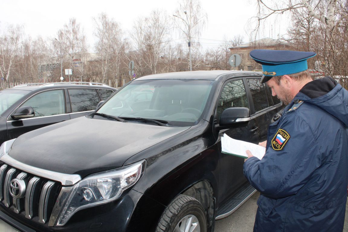 В Екатеринбурге приставы арестовали дорогую машину уральца, задолжавшего 8  млн рублей - «Уральский рабочий»